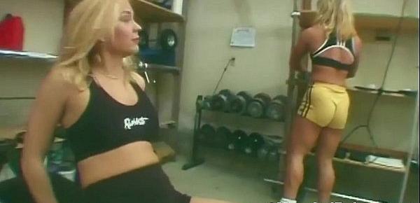  Muscled lesbo babes working out